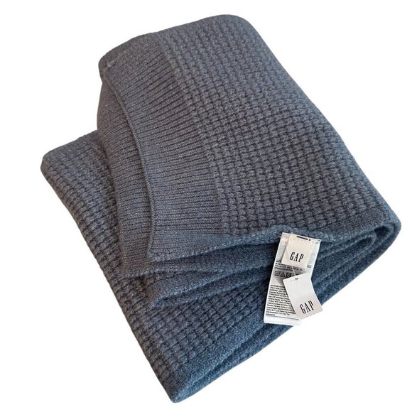 GAP Waffle Knit Blue Unisex Scarf - Picture 2 of 7
